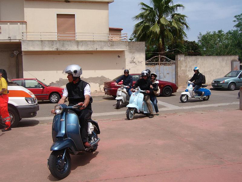 Raduno Lambretta Nuxis 25 maggio 2008 013.jpg